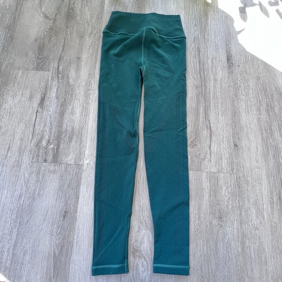 Athleta Dragonfly Green Pavana 7/8 Tight Yoga Fitness Pant #405734 XS/XXS - Picture 6 of 8